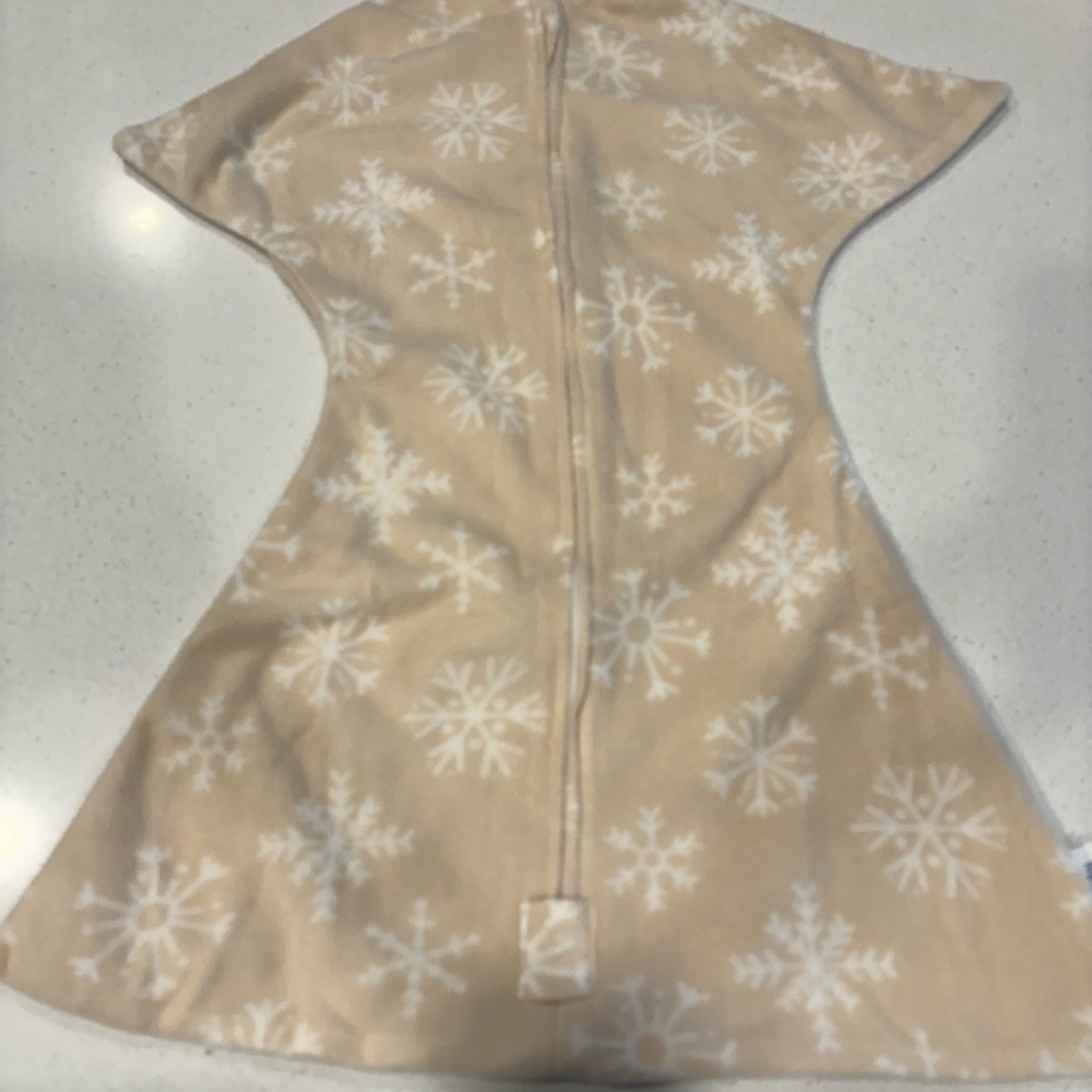 Snowflake Patterned Baby Swaddle